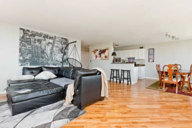 Main picture of Beach Point Tower Condo