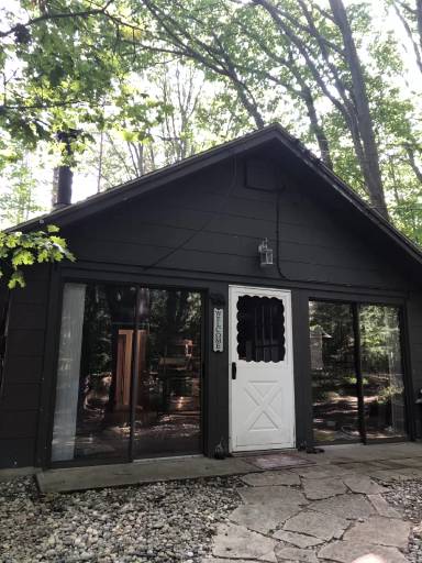 Main picture of 4838 Lakeshore Dr
