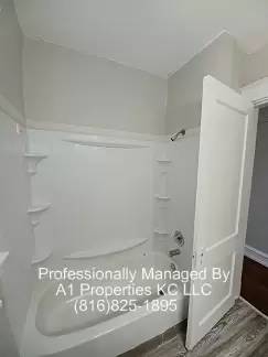 Main picture of 3532 Troost Ave