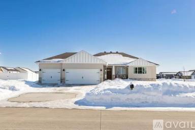 Main picture of 279 Emerald Ln