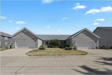 Main picture of 2104 E Lucille Ln