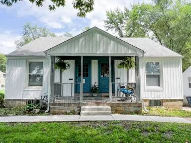 Main picture of 7621 Wyandotte St