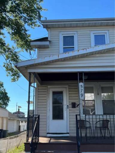 Main picture of 579 Emmett Ave