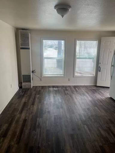 Main picture of 214 SW M St