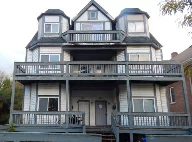 Main picture of 951-953 Desoto St