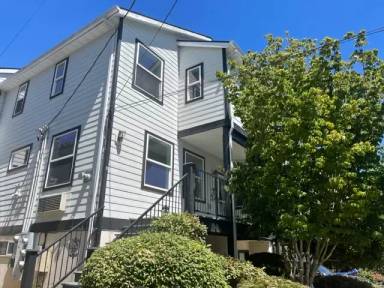 Main picture of 503 NE San Rafael St