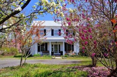 Main picture of 483 Locust Point Rd