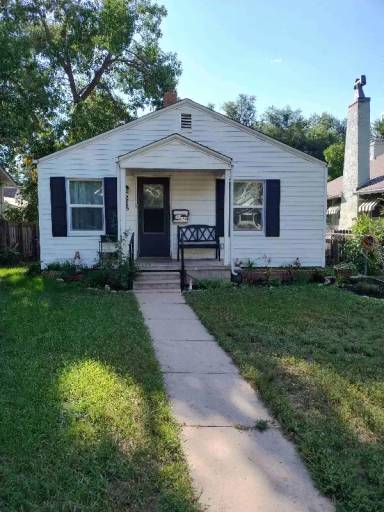 Main picture of 218 Custer Ave