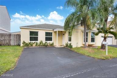 Main picture of 9887 SW 221st Ter