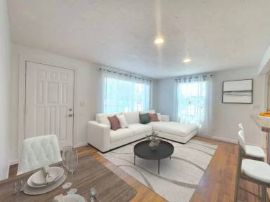 Main picture of 5621 N Hemlock St