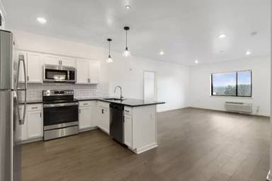 Main picture of 5312 Ridge Ave