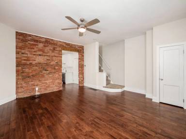 Main picture of 504 S Lazelle St