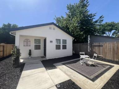 Main picture of 2862 Belgrade Way