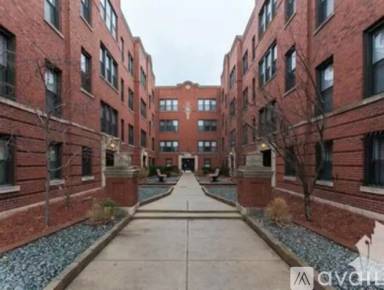 Main picture of 1307 W Addison St