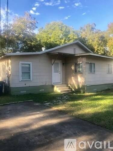 Main picture of 465 E Mather St