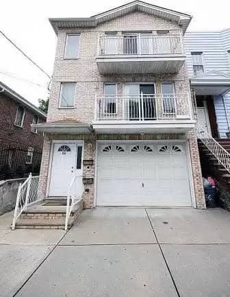 Main picture of 156 Congress St