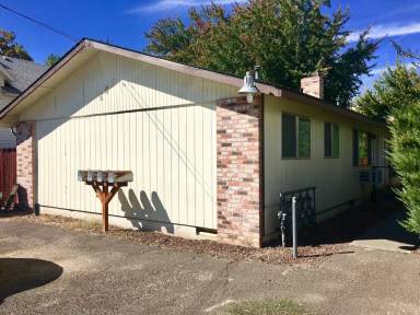 Main picture of 607 SE Byers Ave