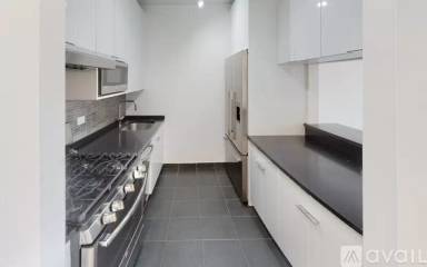 Main picture of 21 West End Ave Apartments