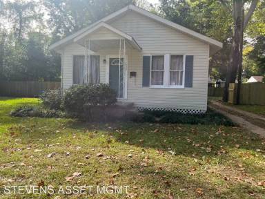 Main picture of 223 E McCormick St