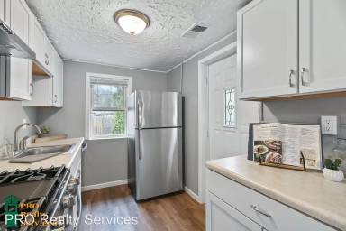 Main picture of 4516 Monroe St NE