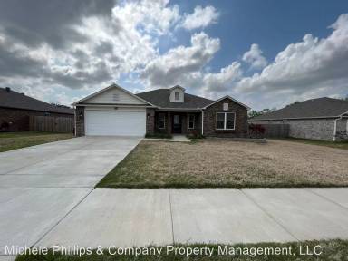 Main picture of 35 Bobby Cir
