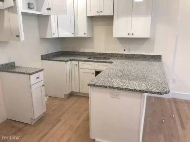 Main picture of 877 Beacon St