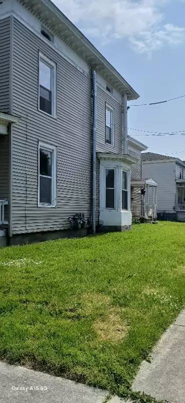 Main picture of 42 Cayuga Cir
