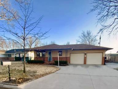 Main picture of 1003 E 31st Ter
