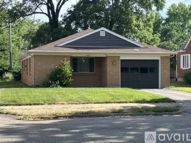Main picture of 1008 Broadview Blvd