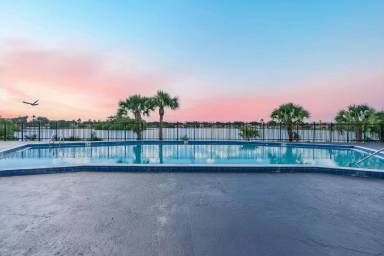 Main picture of Lakeshore Presidential Apartments