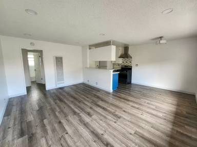 Main picture of 1576 Locust Ave
