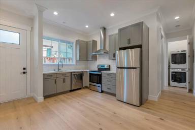 Main picture of 10295 Moretti Dr
