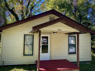 Main picture of 1313 Elmer St