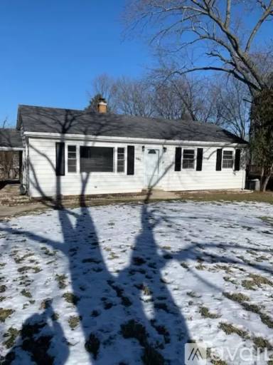 Main picture of 582 Hitchcock Ave