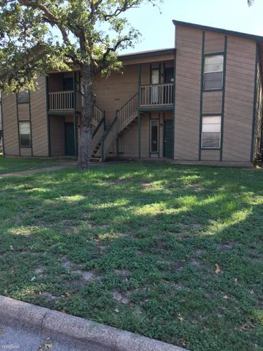 Main picture of 2404 Bosque Dr