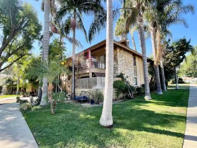 Main picture of 3124 Pearl Dr