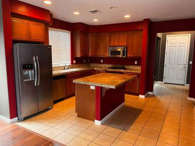 Main picture of 2825 Portland Dr