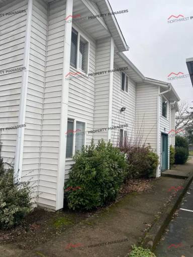 Main picture of 1455 N Goerig St