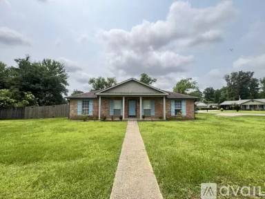 Main picture of 18874 Mahan Loop
