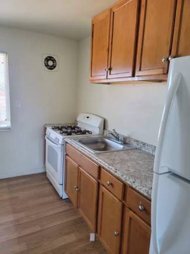 Main picture of 3720-40 Astoria St