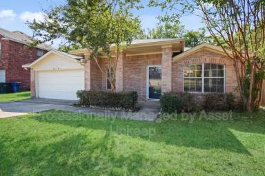 Main picture of 6205 Lennox Ln
