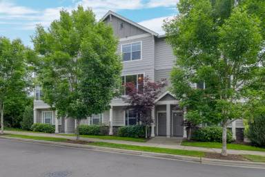 Main picture of 9462 SW 92nd Ave