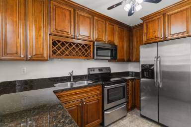 Main picture of 202 Robinson St
