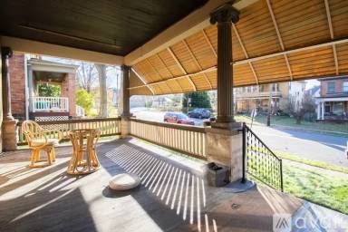 Main picture of 14 Bradford Ave
