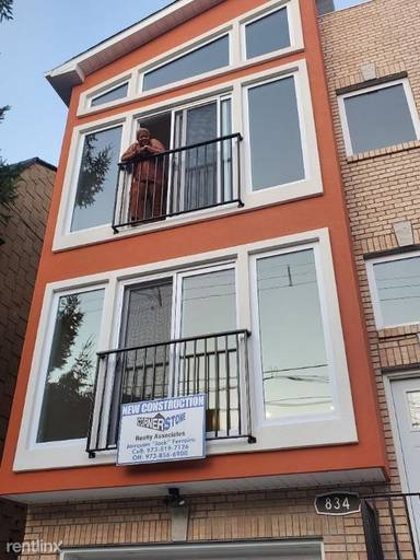 Main picture of 834 S 18th St