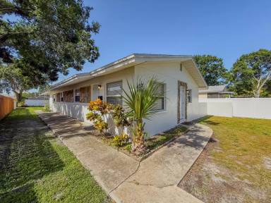 Main picture of 474 93rd Ave N