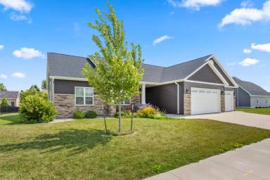 Main picture of 5550 N Amethyst Dr