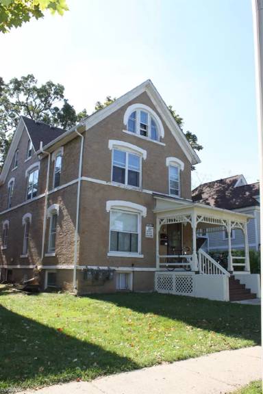 Main picture of 418 E Kingsley St
