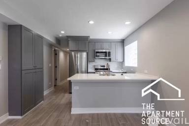 Main picture of 3135 N Oakley Ave