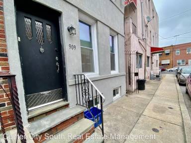 Main picture of 909 Tree St